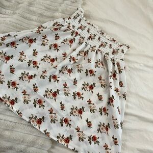 White floral flowy skirt🤍💐